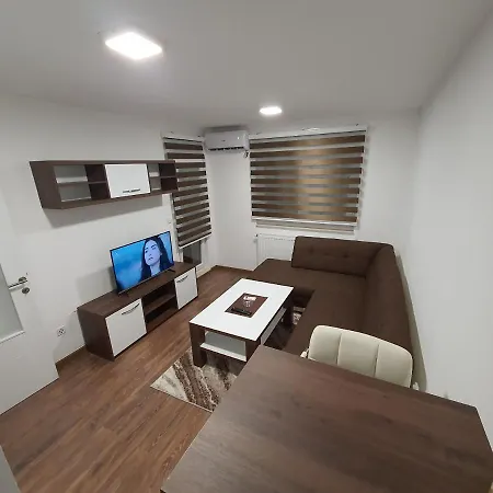公寓 Apartman Titanic 1 *